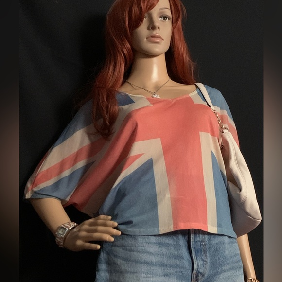 Levi’s 591 denim medium wash jean shorts. Waist 28 - Picture 9 of 9